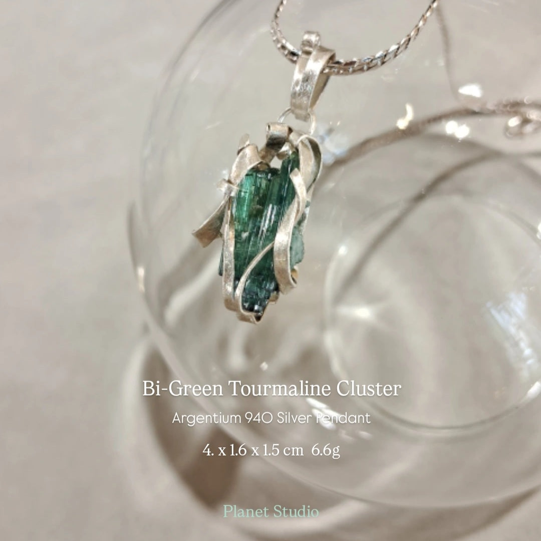 Bi-Green Tourmaline Cluster 馥綠電氣石晶簇 Pendant 純銀墜飾 - H259