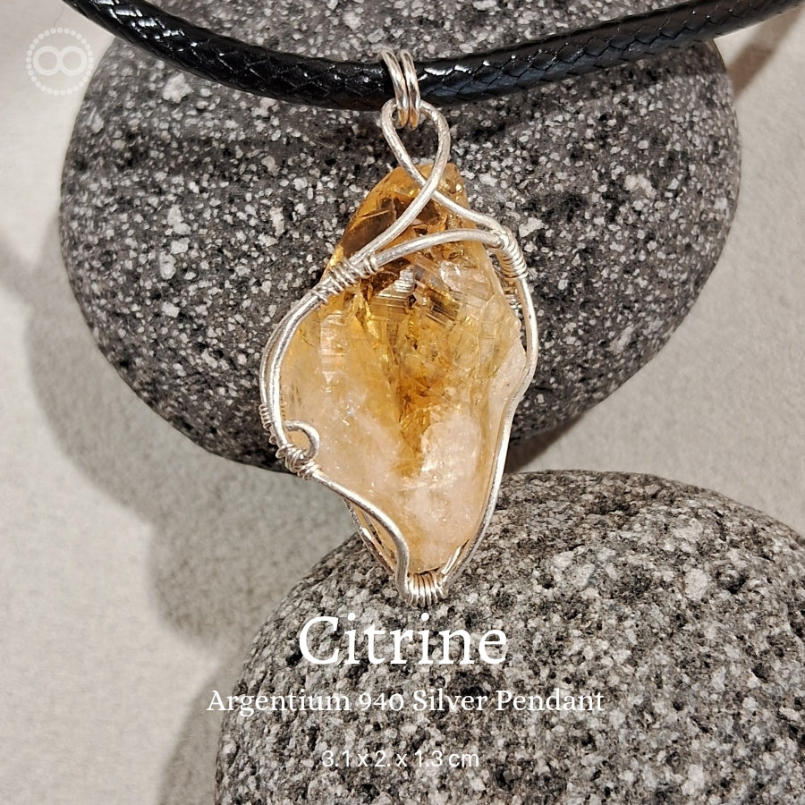 Citrine Pendant 黃水晶 ♾ 星球天然石礦墜系列 ｜ Planet Studio
