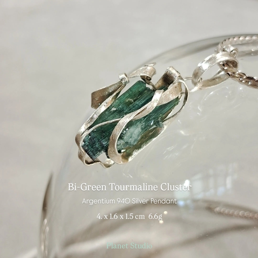 Bi-Green Tourmaline Cluster 馥綠電氣石晶簇 Pendant 純銀墜飾 - H259