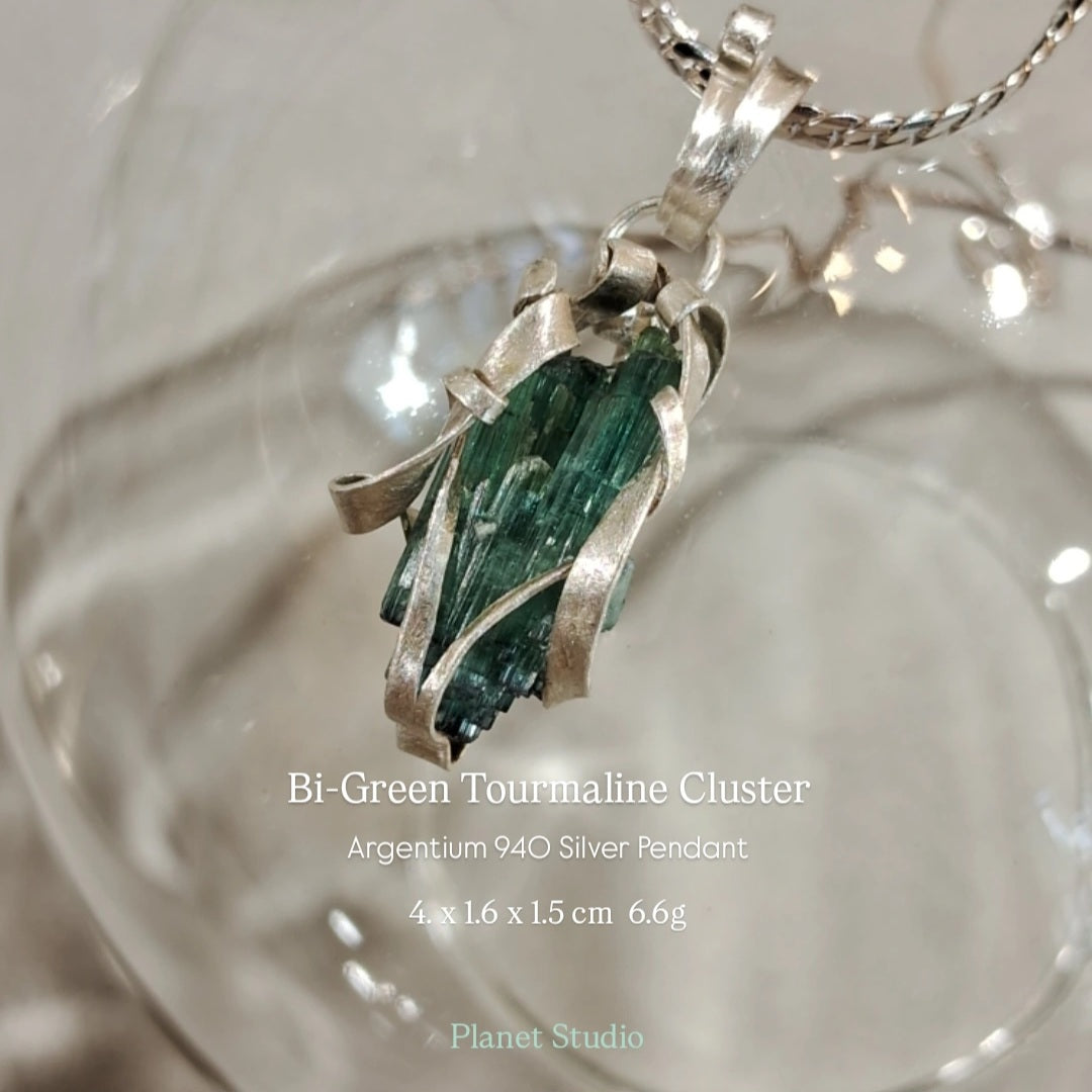 Bi-Green Tourmaline Cluster 馥綠電氣石晶簇 Pendant 純銀墜飾 - H259