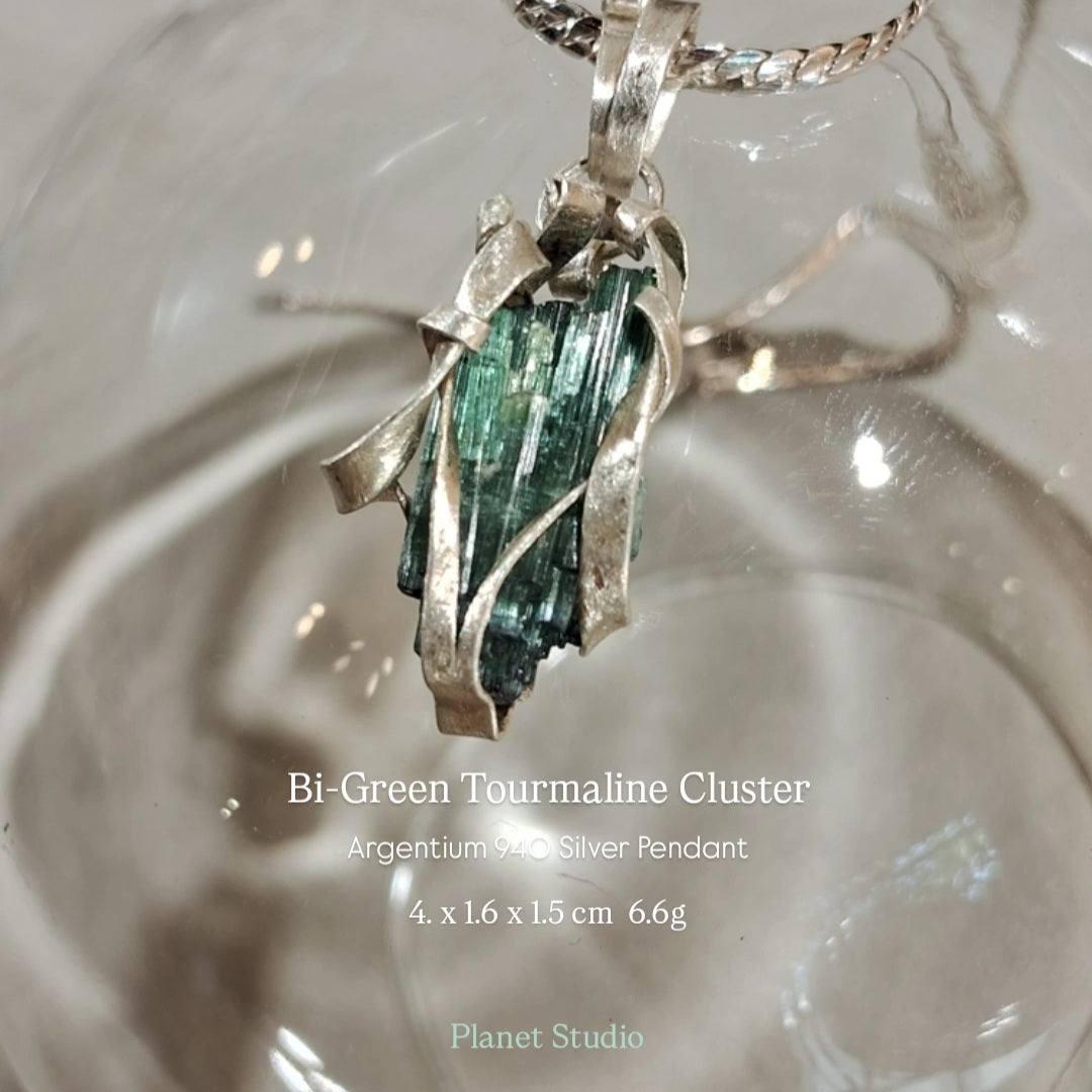 Bi-Green Tourmaline Cluster 馥綠電氣石晶簇 Pendant 純銀墜飾 - H259