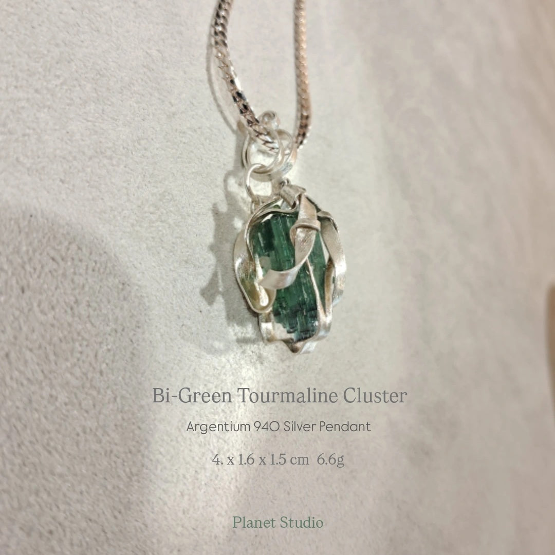 Bi-Green Tourmaline Cluster 馥綠電氣石晶簇 Pendant 純銀墜飾 - H259