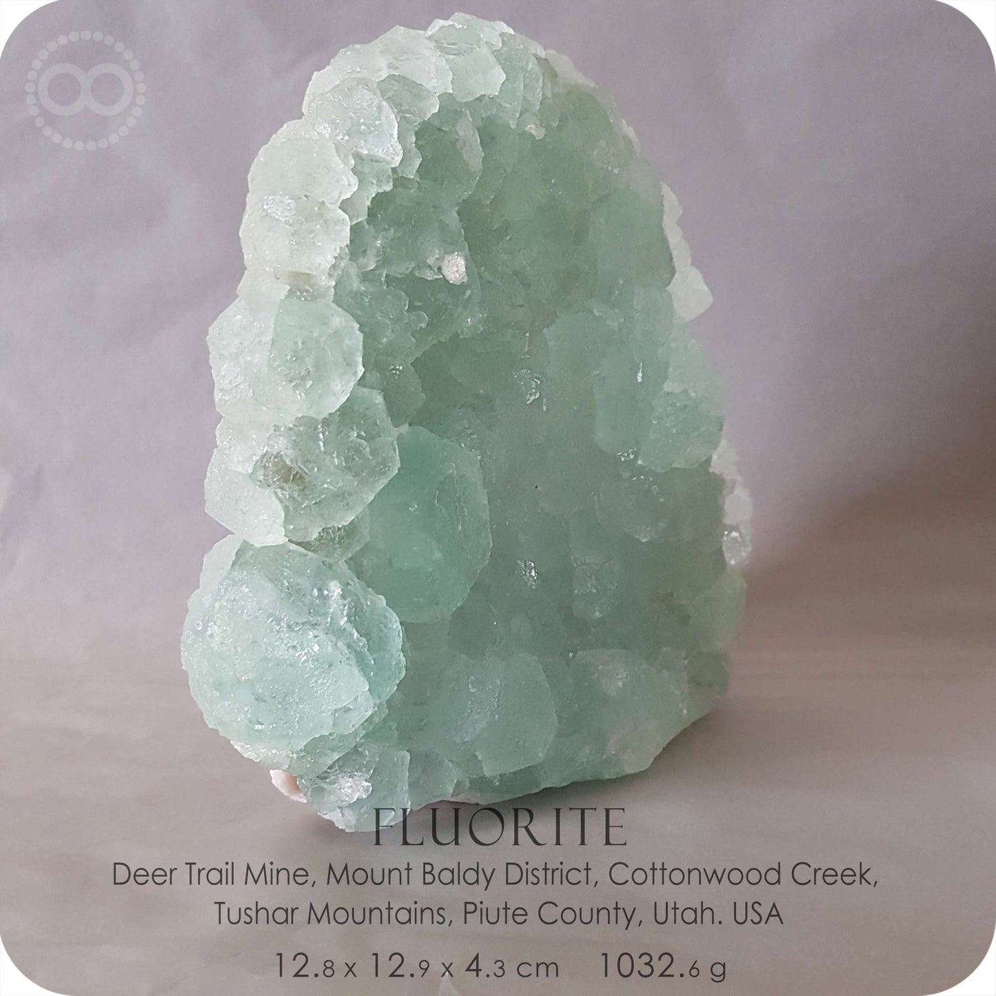 星紀圖 ♦ 螢石 :: 薄荷綠 螢石晶簇 :: 微礦損 Fluorite [ Fluo26 ]